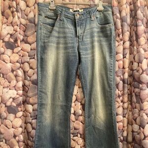 Levi’s 518 Bootcut Jeans - Women’s sz 11 (32/33 inch waist & 31” inseam)